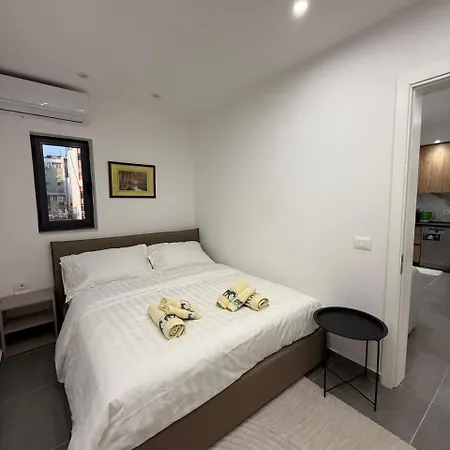 Red Lotus Appartement *