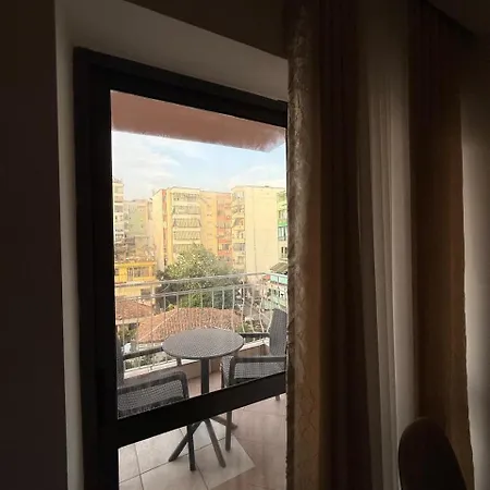 Red Lotus Appartement Tirana