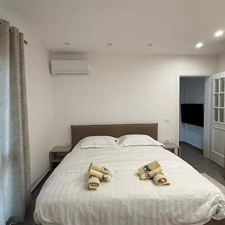 Red Lotus Appartement Tirana