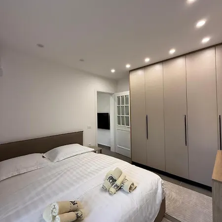 Red Lotus Appartement Tirana