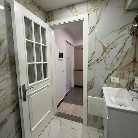 Appartement Red Lotus Tirana