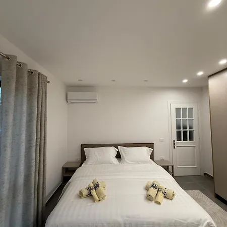 Appartement Red Lotus Tirana